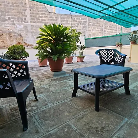 Vacanze, La Casa Di Angelo, Con Terrazzo