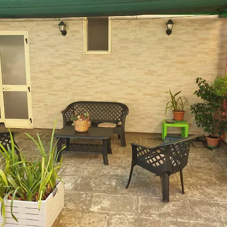 Vacanze, La Casa Di Angelo, Con Terrazzo *